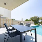 Sunset Park Villa *